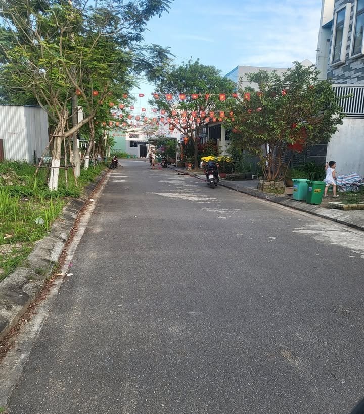 Đất nền Dương Sơn 99m² - Đối diện công viên, xây dựng tự do!