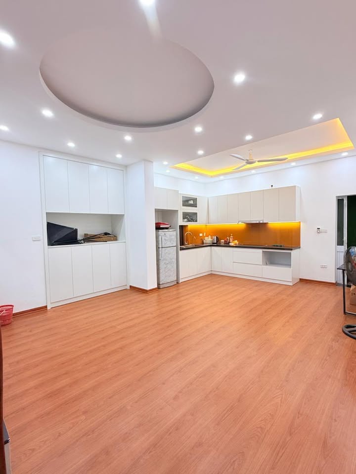 Nhà riêng Phố Nguyễn Chính Tân Mai 40m² giá 7.2 tỷ - Full nội thất cao cấp!