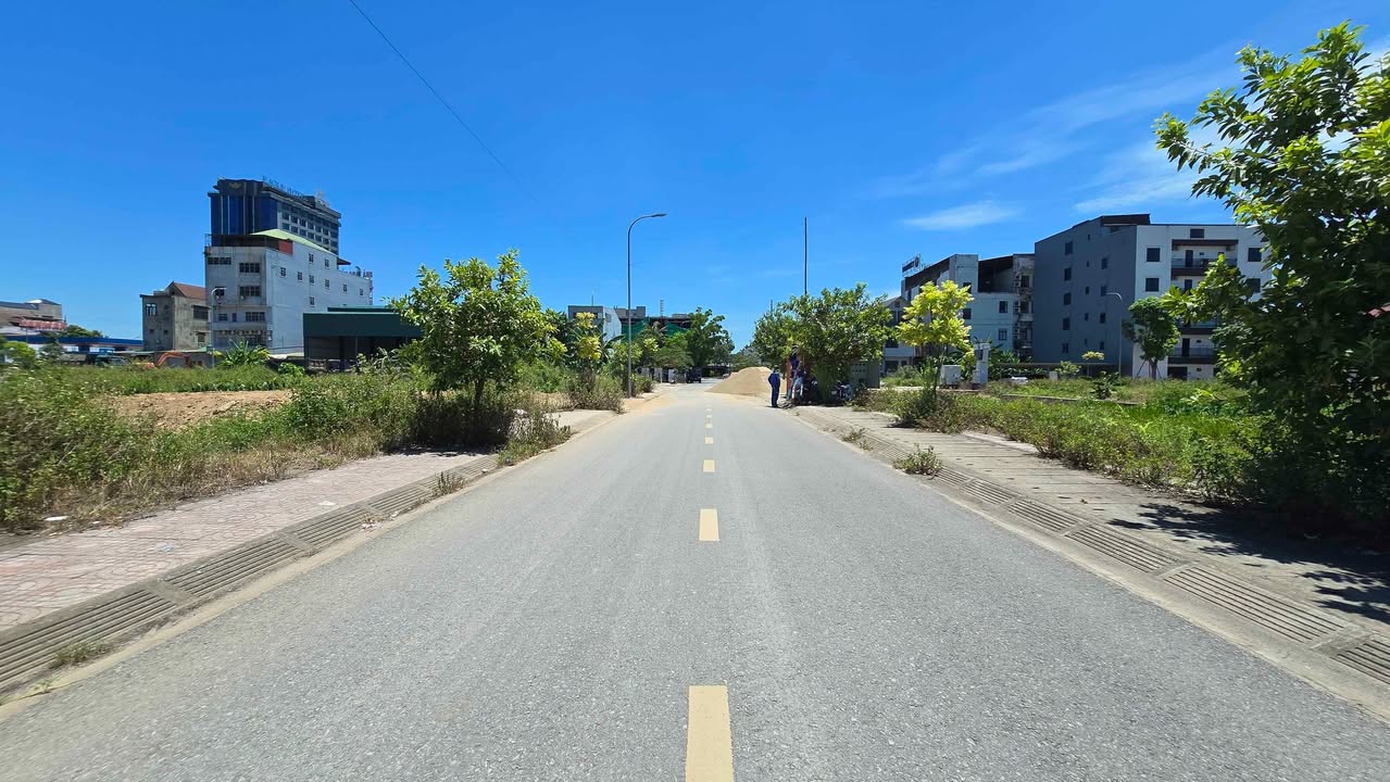 Đất nền 144m² trục chính Trần Phú, Hà Tĩnh - Giá 4.x tỷ