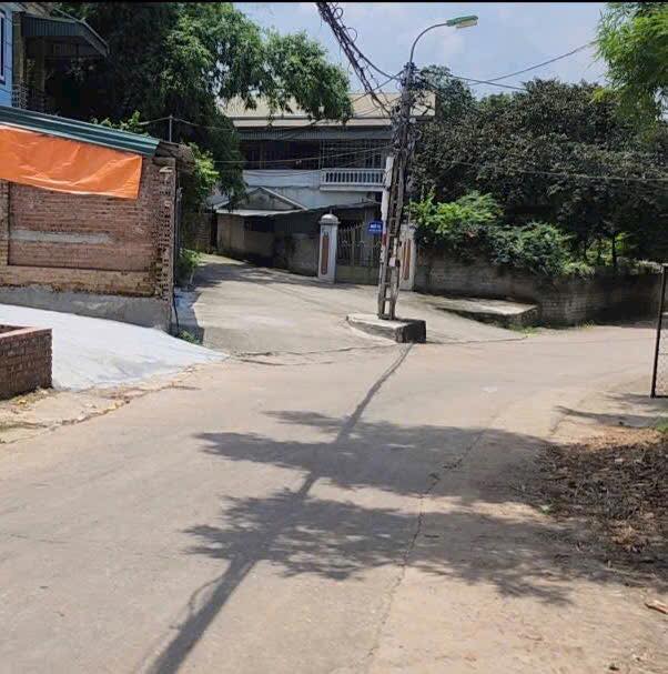 Đất nền Sổ đỏ Trung Hưng, Sơn Tây 60m² - Ô tô vào đất, giá chỉ 2.2 tỷ