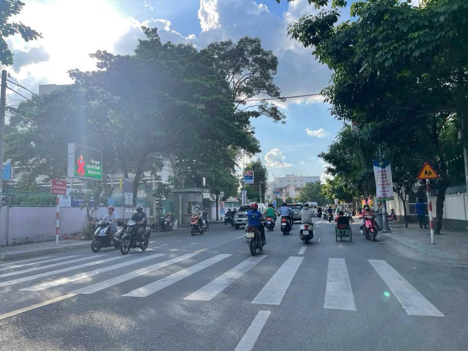 Nhà Mặt Tiền CMT8 Biên Hòa 150m² - Kinh Doanh Sầm Uất, Giảm Giá Sốc 11.5 Tỷ