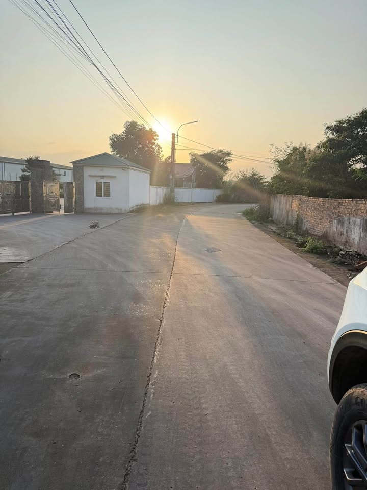 Đất nền Móng Cái 200m² - Sổ đỏ sẵn sàng, giá 1 tỷ - Đầu tư tiềm năng