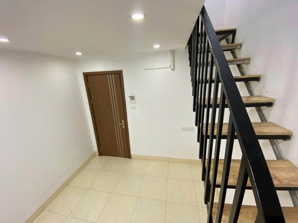 Nhà Riêng Thạch Bàn 36m² giá 1 tỷ - Sẵn sàng ở ngay!