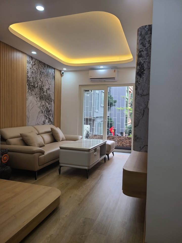 Chung cư Ngõ 62 Nguyễn Chí Thanh 90m² - Full nội thất cao cấp!