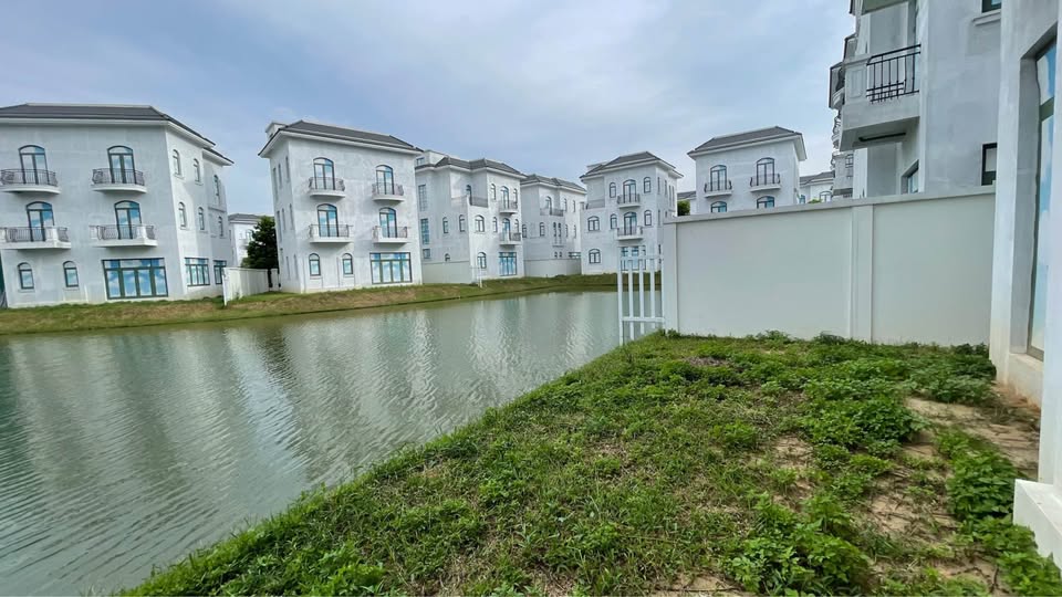 Biệt thự Song Lập Vinhomes Thanh Hoá 180m² giá 10 tỷ - Thiết kế hiện đại!