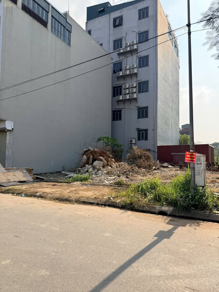 Đất Nền Chu Mẫu, Bắc Ninh - 90m², Mặt Kênh, Giá 5 Tỷ Tốt