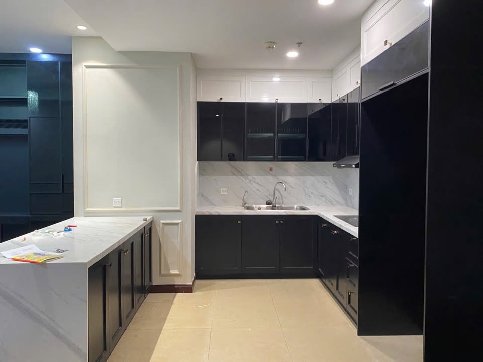 Căn hộ Royal City Thanh Xuân 133m² - Tầng trung thoáng mát, 2 ban công!