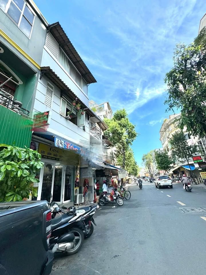 Mặt Bằng Kinh Doanh 25m² Mặt Tiền Trần Tuấn Khải, Q5 - Sẵn Sàng Đón Khách