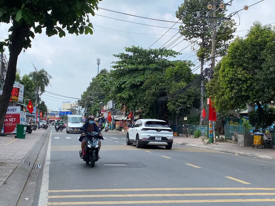 Mặt Bằng Kinh Doanh Mặt Tiền Nguyễn Văn Tăng, TP Thủ Đức - 250m², Giá 27 Triệu