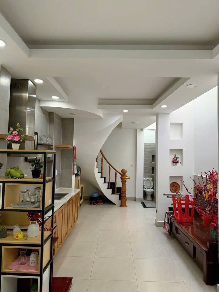 Nhà nguyên căn Quận 3 40m² giá 15 triệu - Sẵn sàng ở ngay!