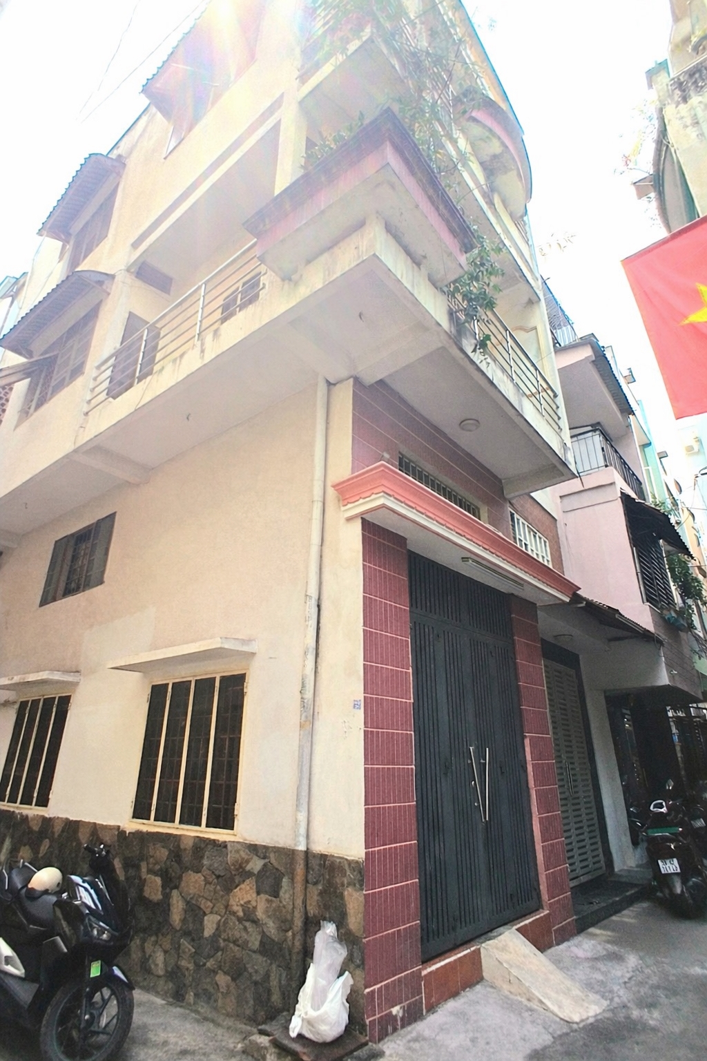 Bán nhà Quận 5 Trần Bình Trọng 29m² 6.8 tỷ - Căn góc cực đẹp!