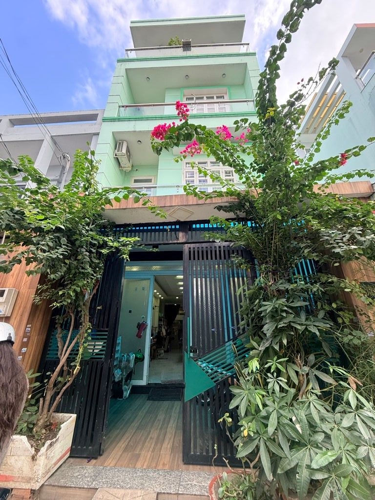 Nhà phố Lê Trọng Tấn, Tân Phú 100m² - Ô tô vào tận nhà, sổ hồng sẵn!