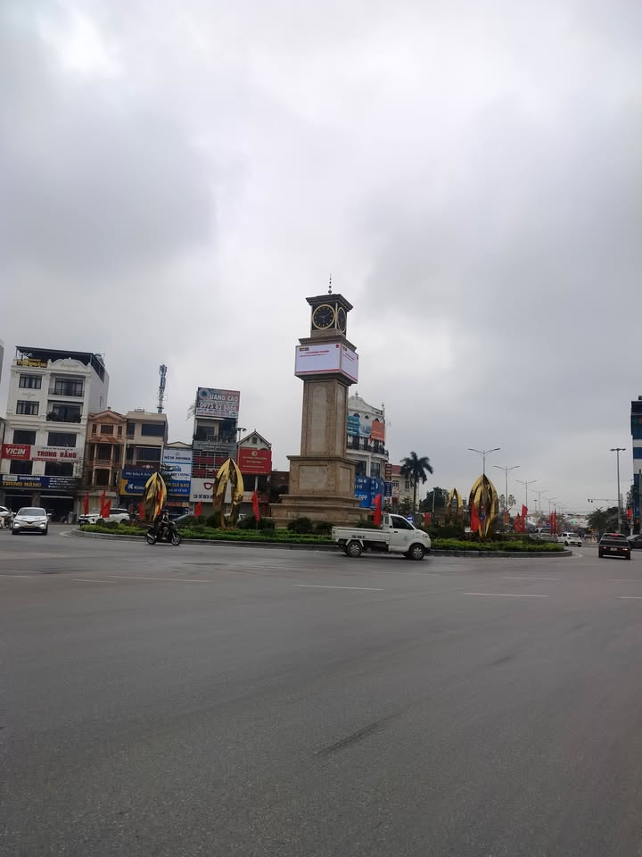 Đất nền Văn Giang 93m² giá 7.8 tỷ - Sổ đỏ chính chủ, mặt tiền 5m!