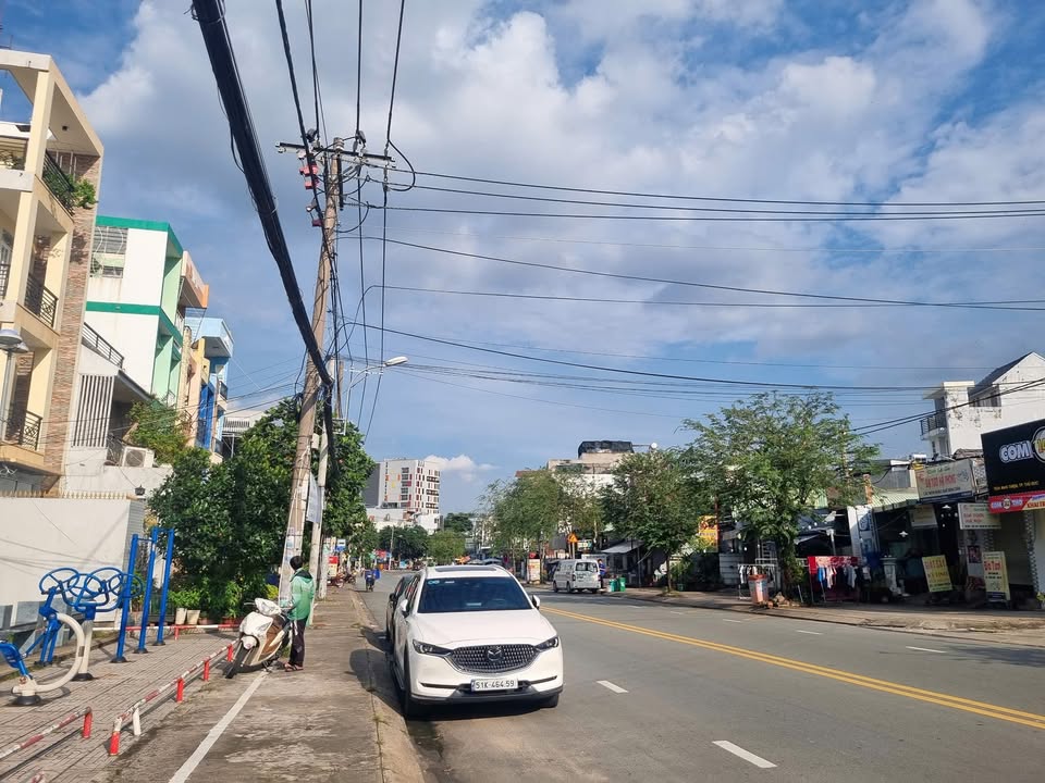 Mặt Tiền Man Thiện, TP Thủ Đức - 178m², Kinh Doanh Sầm Uất - 15 Tỷ TL