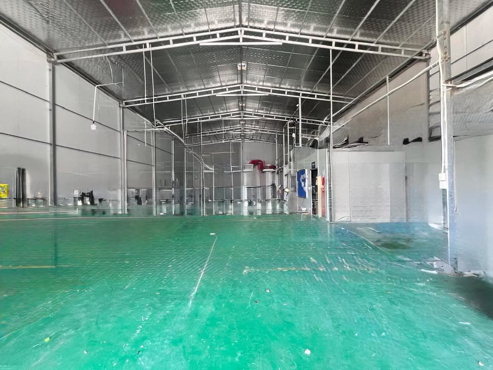 Cho thuê xưởng 400m² KCN Quế Võ - Sẵn Epoxy, Điều hòa