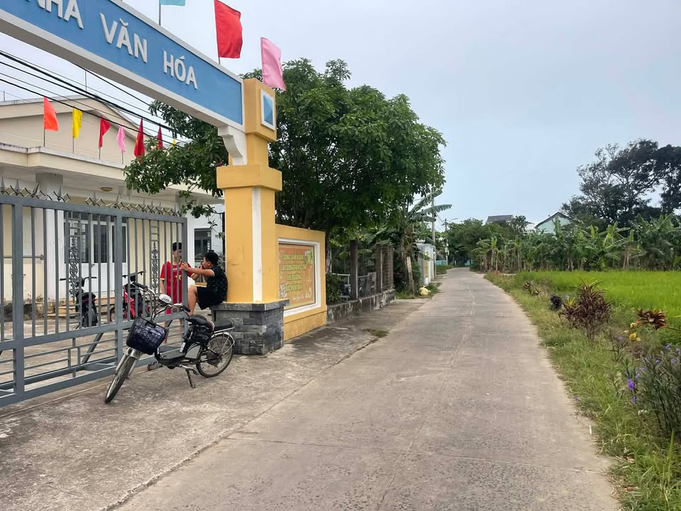 Nhà Phố Chu Văn An Đông Hoà 252m² - Mặt Tiền Kinh Doanh Sầm Uất!