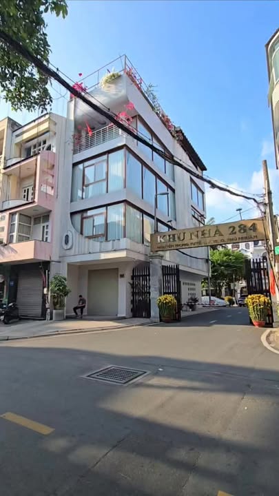 Nhà Góc 2 Mặt Tiền Nguyễn Trọng Tuyển, Phú Nhuận - 67m², 4 Tầng, Có Thang Máy