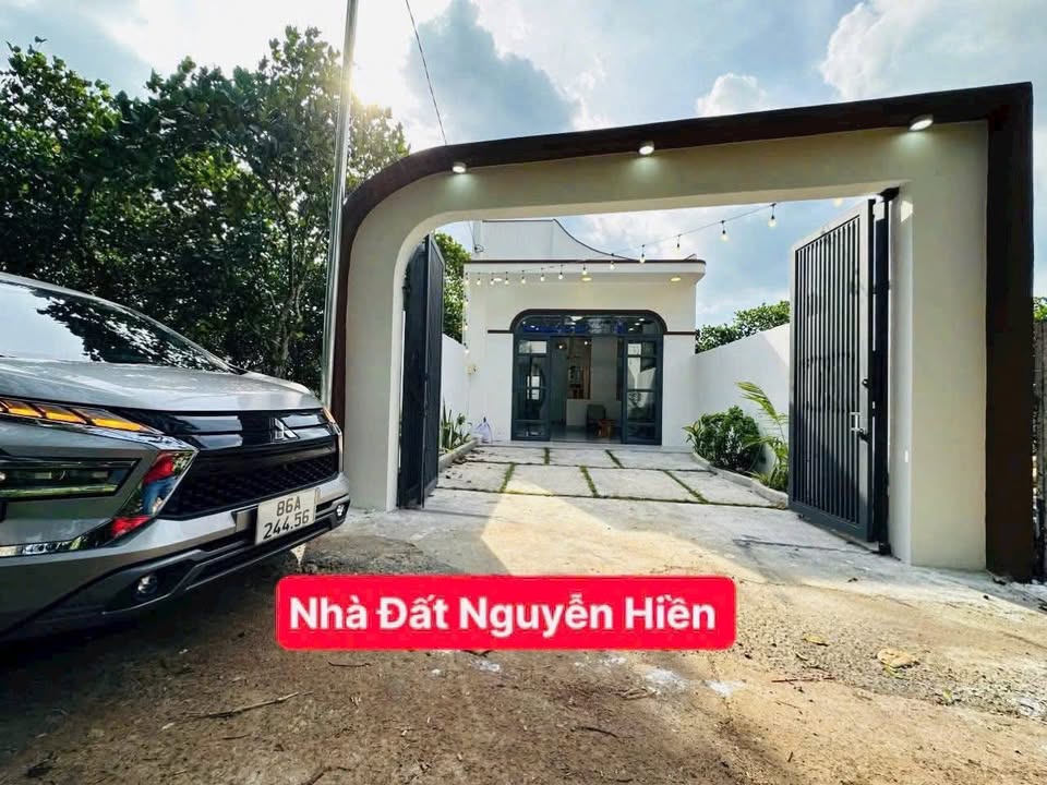 Nhà Riêng Long Khánh 100m² - Ô tô vào tận nhà, sổ hồng chính chủ!