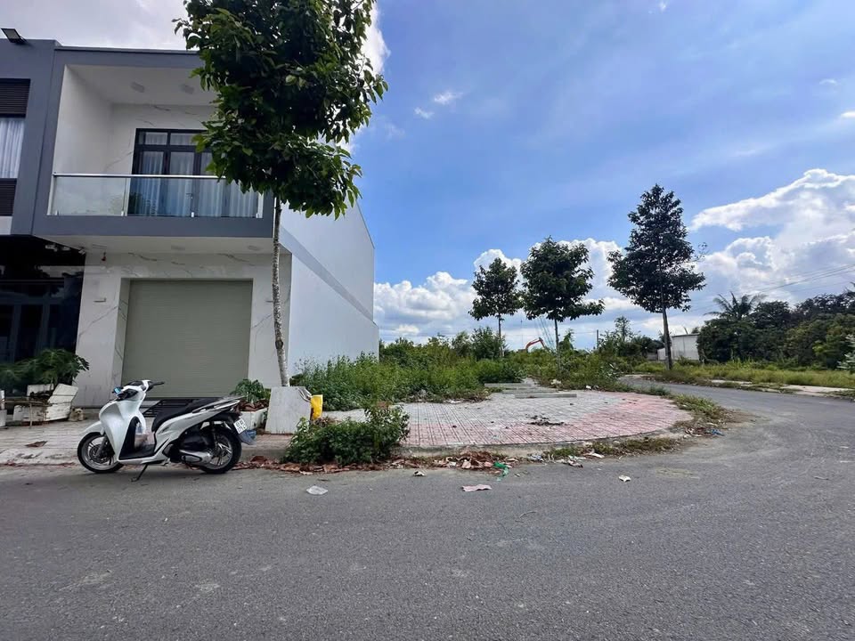 Đất Nền Mỹ Tho 160m² Lô Góc 2 Mặt Tiền - Vị Trí Vàng Sổ Hồng Sẵn