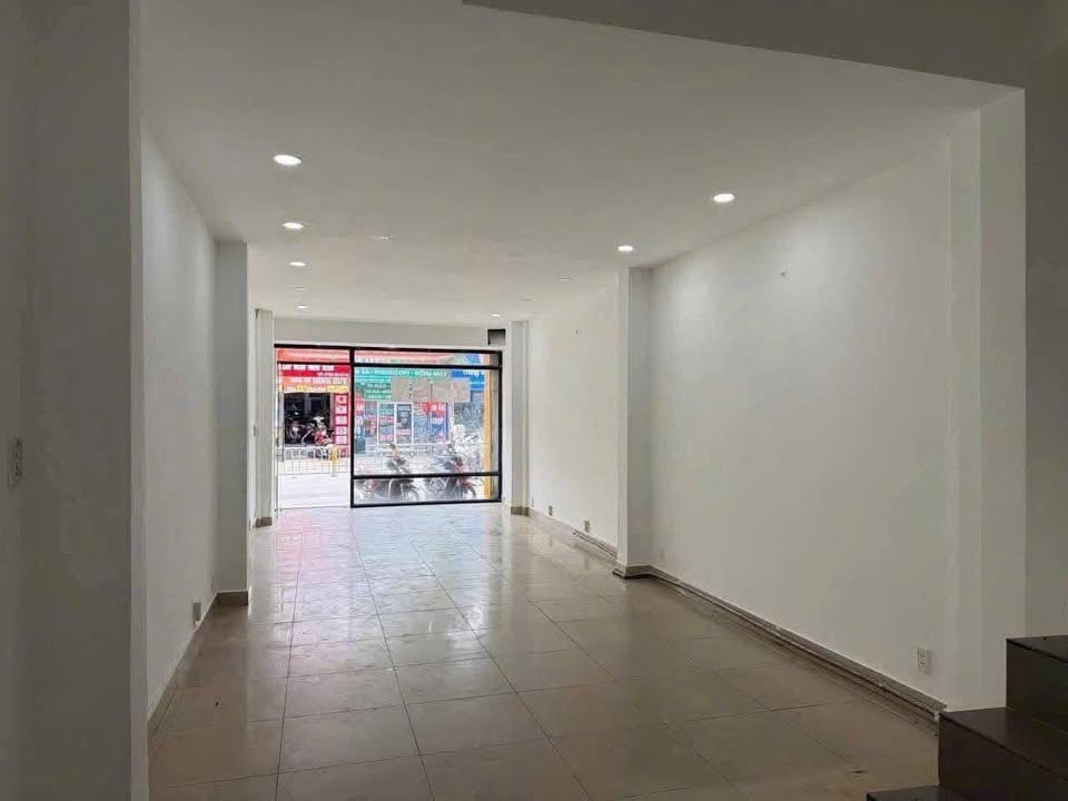 Nhà Mặt Tiền Đặng Văn Bi, Thủ Đức - Kinh Doanh Sầm Uất, 120m², 25 Triệu/Tháng