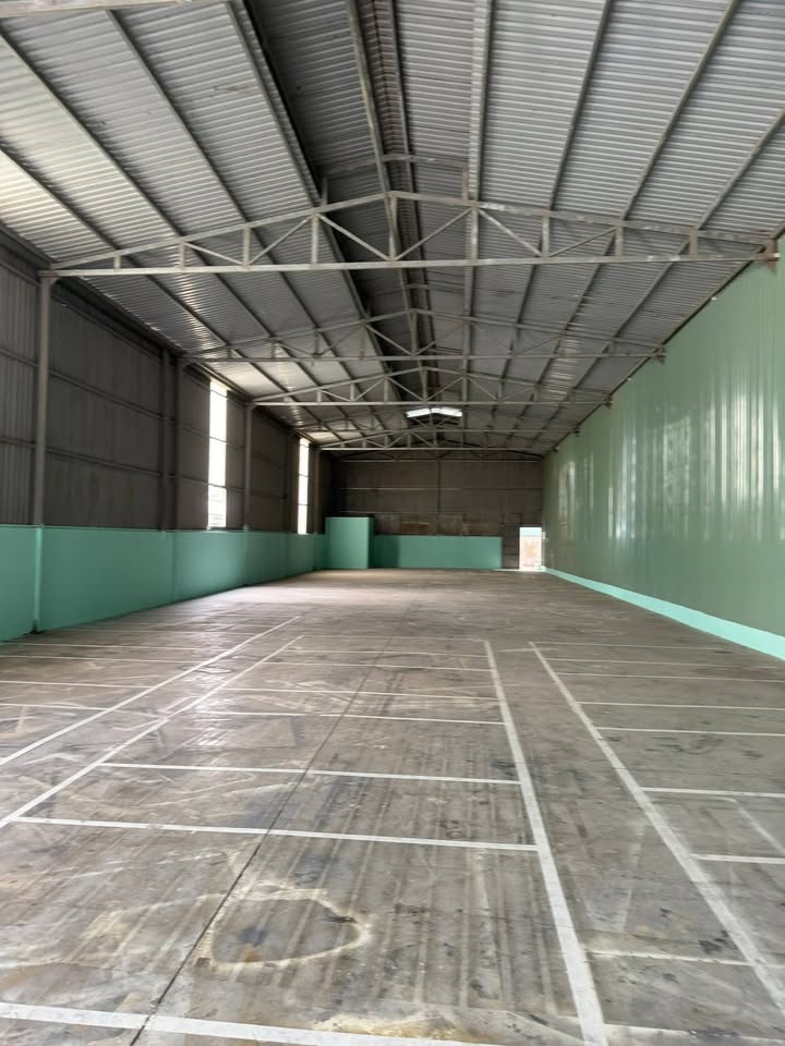 Kho xưởng An Thạnh, Thuận An 600m² giá 25 triệu - Container thoải!