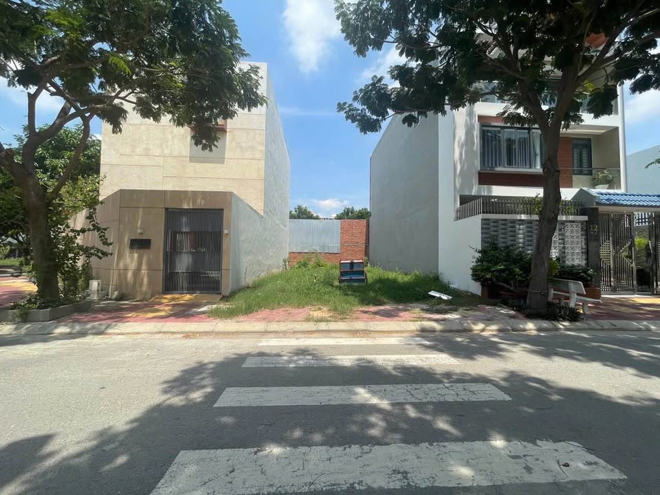 Đất Biệt Thự BT12 Ninh Thuận - 144m² Kề Góc Gần Công Viên - Giá 5.8 Tỷ