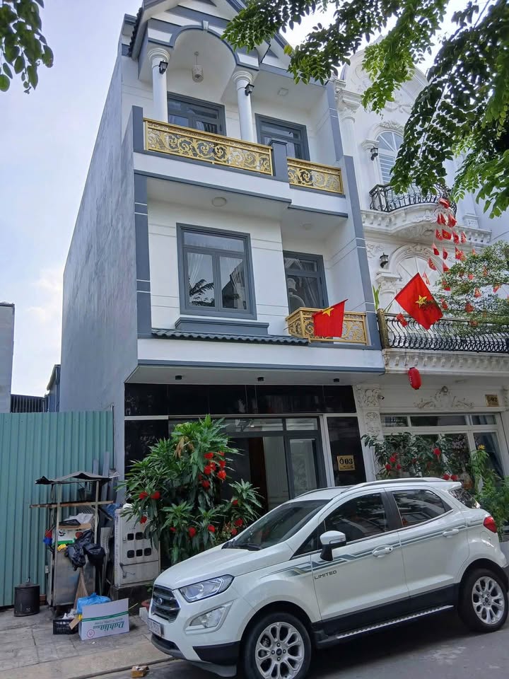 Nhà 1 Trệt 2 Lầu Dĩ An 75m² - Ô tô vào tận nhà, giá tốt!