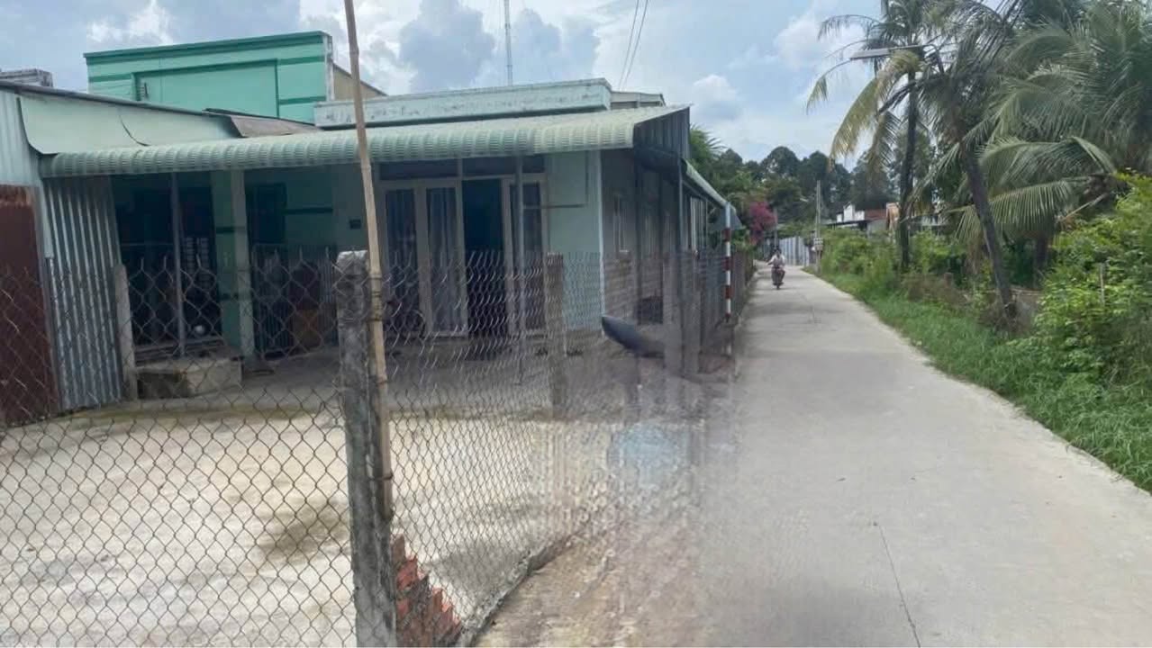 Nhà 2 Mặt Tiền Hiệp Ninh, Tây Ninh - 205m² Giá 1.3 Tỷ, Sẵn Sàng Kinh Doanh