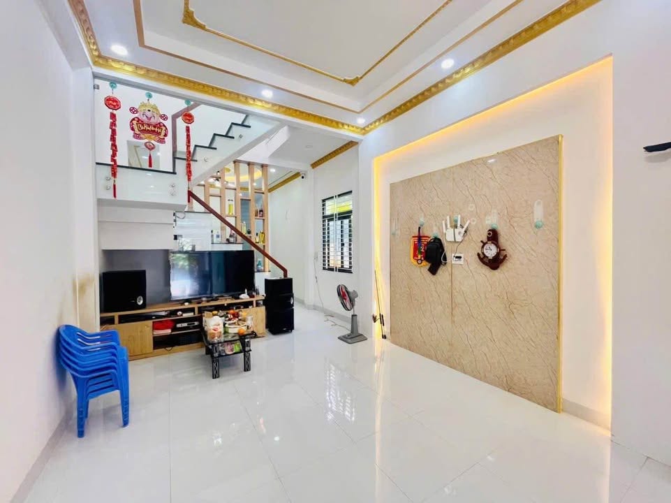 Nhà 1 Trệt 1 Lầu Hẻm 39 Tuệ Tĩnh, Buôn Ma Thuột - 100m² Sổ Đỏ Riêng