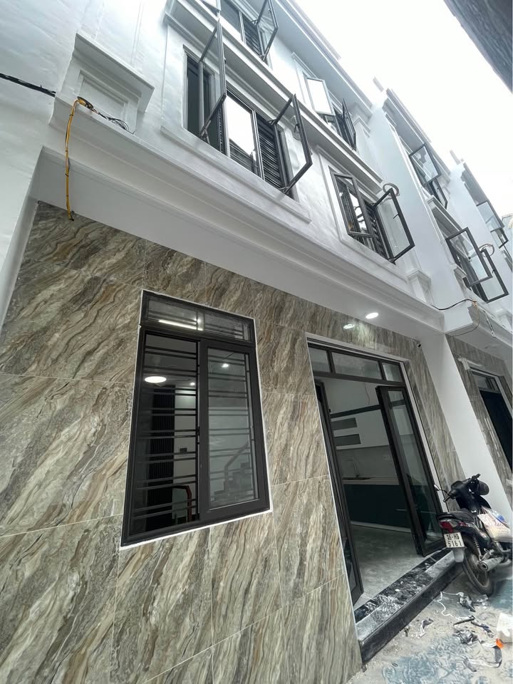 Nhà Đình Đông Ngô Quyền 40m² giá 2.8 tỷ - Sổ hồng sẵn, vào ở ngay!