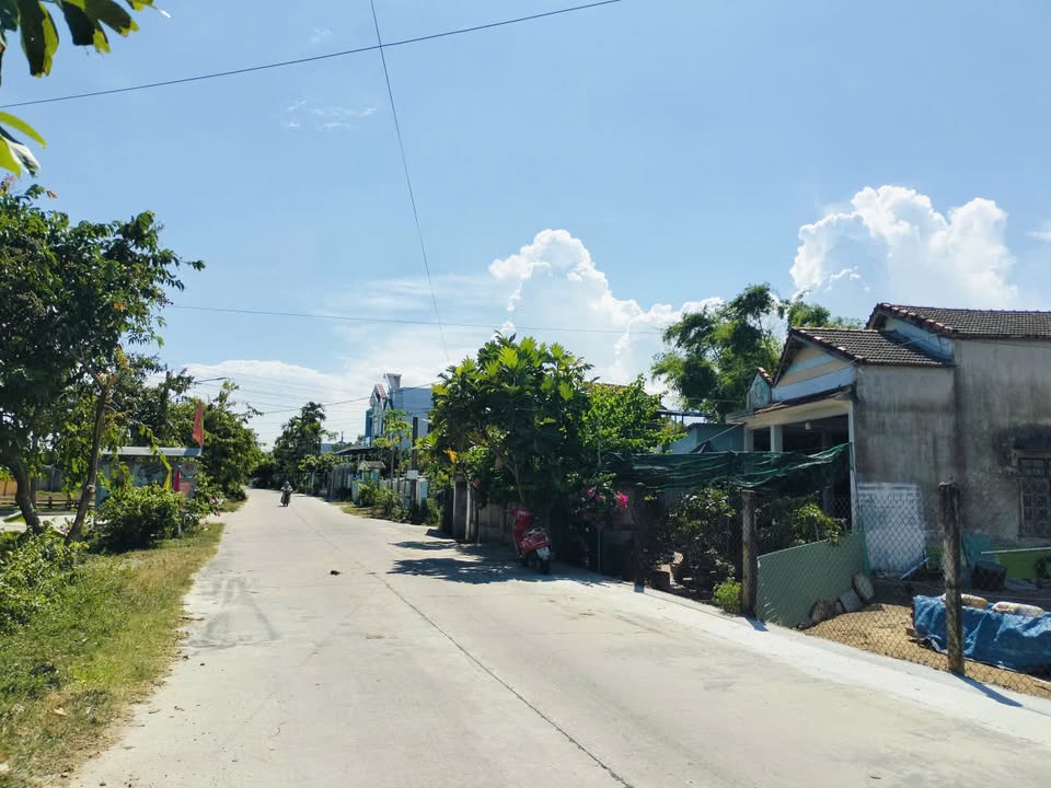 Nhà Phố Điện Bàn 96m² Sổ Hồng Sẵn Sàng - Giá 1.6 Tỷ Đường To Chà Bá