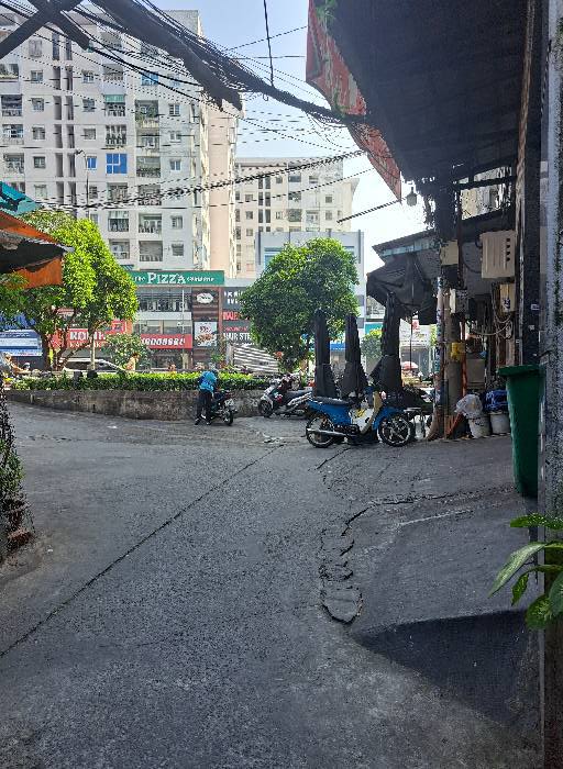 Bán Nhà 43m² Quận 11 - Gần Vòng Xoay Lê Đại Hành - 2 Tỷ