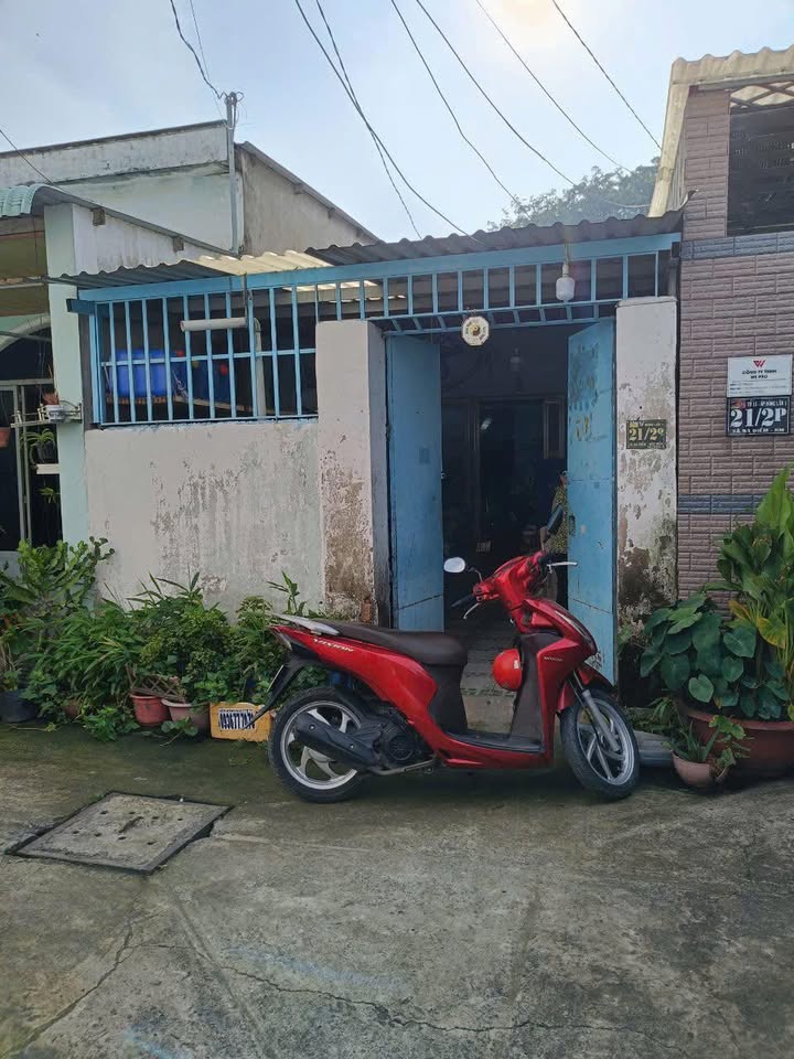 Nhà riêng Bà Điểm Hóc Môn 70m² chỉ 2 tỷ - Sổ hồng sẵn, vào ở ngay!