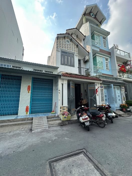 Nhà Hẻm Quận 6 60m² giá 6.6 tỷ - Ô tô vào tận nhà!