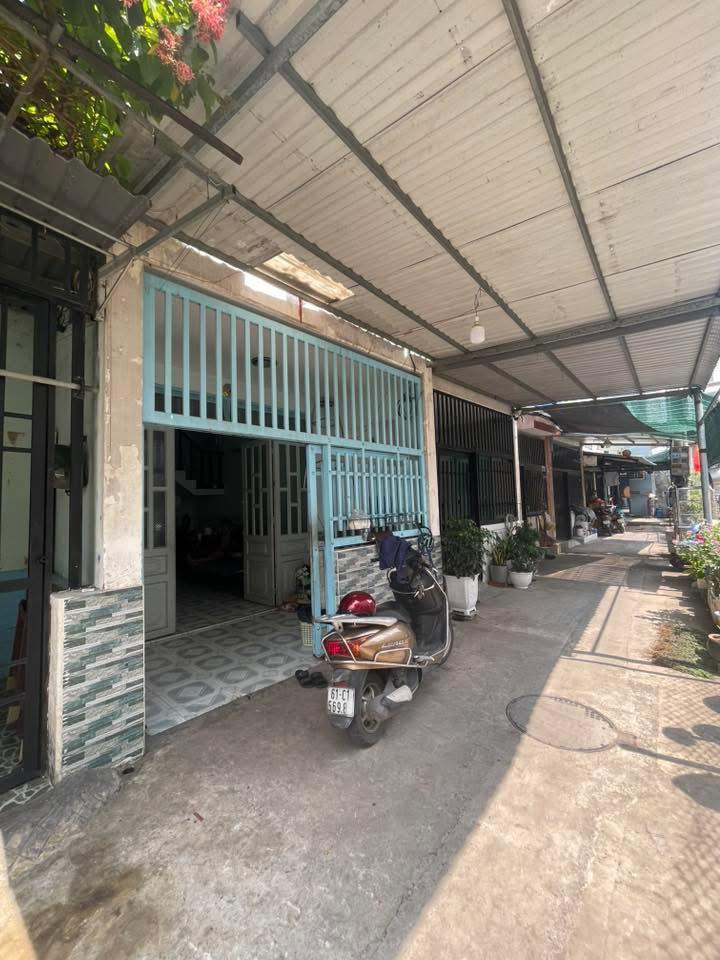 Nhà 1 Trệt 1 Lầu 50m² Sổ Chung Dĩ An - Giá 1.67 Tỷ