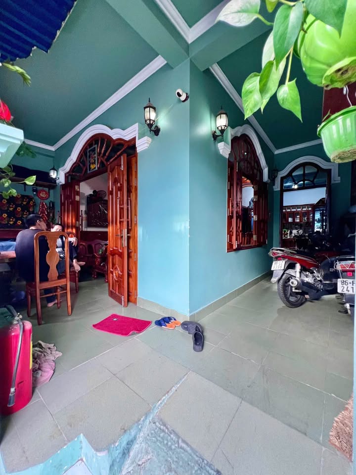 Nhà 61m² Ngang 6.46m Gần KS Hoàng Long, Phan Thiết - Giá 2 Tỷ XX