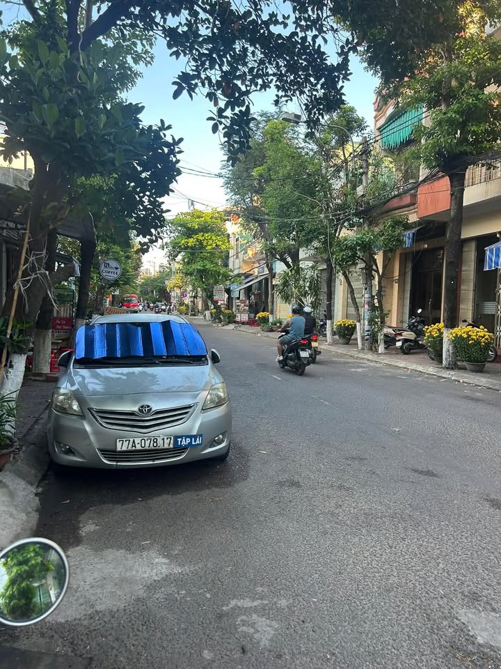 Nhà 3 Tầng Mặt Tiền Nguyễn Thị Minh Khai, Phù Mỹ - Kinh Doanh Đắc Lợi 5.65 Tỷ