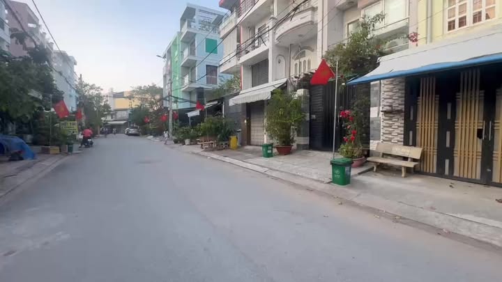 Kho 195m² Bình Tân - Đường container thoải, sẵn sàng hoạt động!