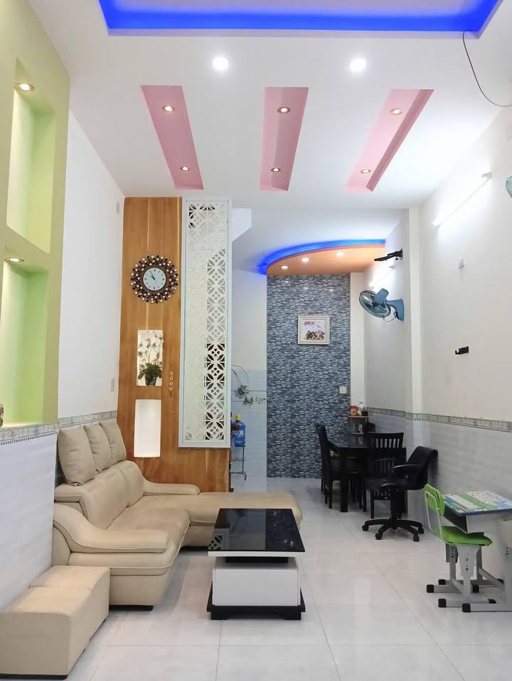 Nhà riêng Quy Nhơn 40.1m² 2 tỷ - Chính chủ bán, hẻm góc thoáng!