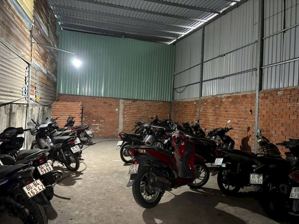 Cho thuê kho xưởng 180m² đường xe tải Hiệp Thành, Q12 - Giá 6 triệu/tháng