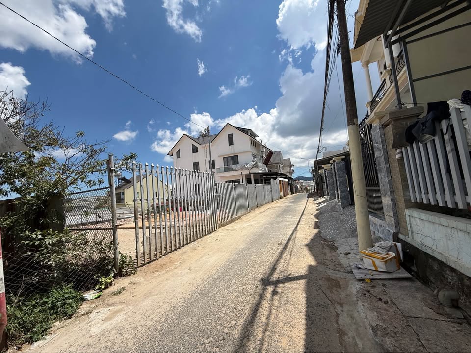 Đất Hồ Xuân Hương Đà Lạt 210m² - Sổ đỏ chính chủ, xây dựng ngay!