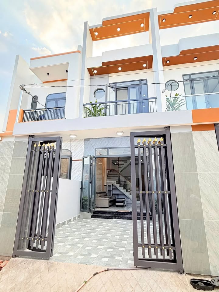 Nhà Sổ Hồng Riêng Phường Bình Chuẩn, Thuận An - 73m², 3PN, Xe Hơi