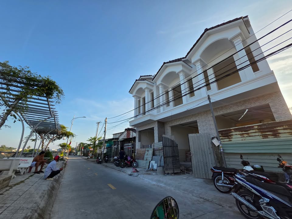 Nhà phố mặt tiền Bờ Kè Cái Sơn Ninh Kiều 56m² giá 3.9 tỷ vị trí đắc địa