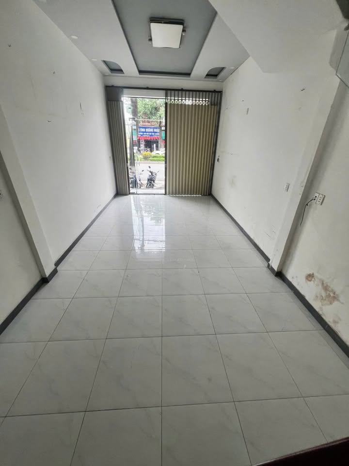 Nhà nguyên căn Lê Lợi Quảng Ngãi 10 triệu - Ô tô vào tận nhà