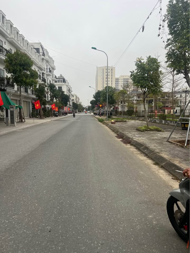 Nhà Phố Mặt CSEPD Hồ Sen Thanh Hóa 90m² - Vị Trí Đắc Địa!