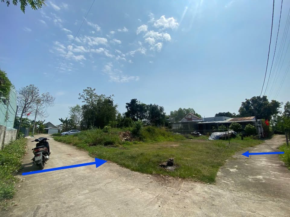 Đất Nền 2 Mặt Tiền La Châu, Hòa Tiến - 200m² Chỉ 1.3 Tỷ, Sẵn Xây Biệt Thự Vườn