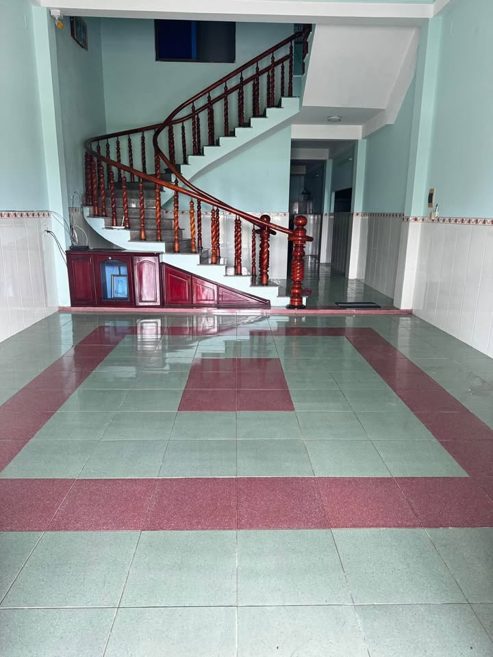 Nhà 2 Tầng 90m² Nguyễn Trực, Sơn Trà - Giá 8 Triệu, Sẵn Sàng Ở Ngay