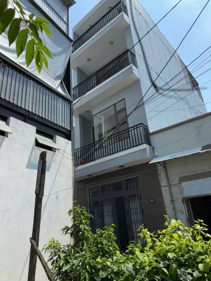 Cho thuê nhà 4 tầng mặt tiền Võ Văn Kiệt - Sơn Trà, Đà Nẵng - 20 triệu/tháng