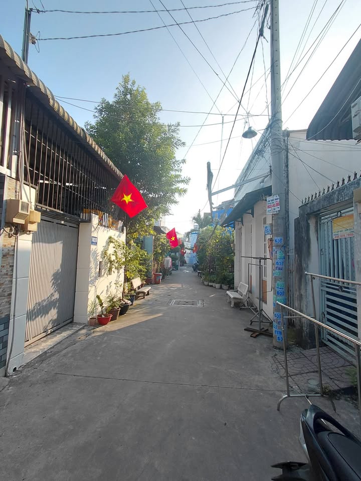 Nhà Linh Tây Thủ Đức 72m² - Sát Phạm Văn Đồng, Giá 4.98 Tỷ