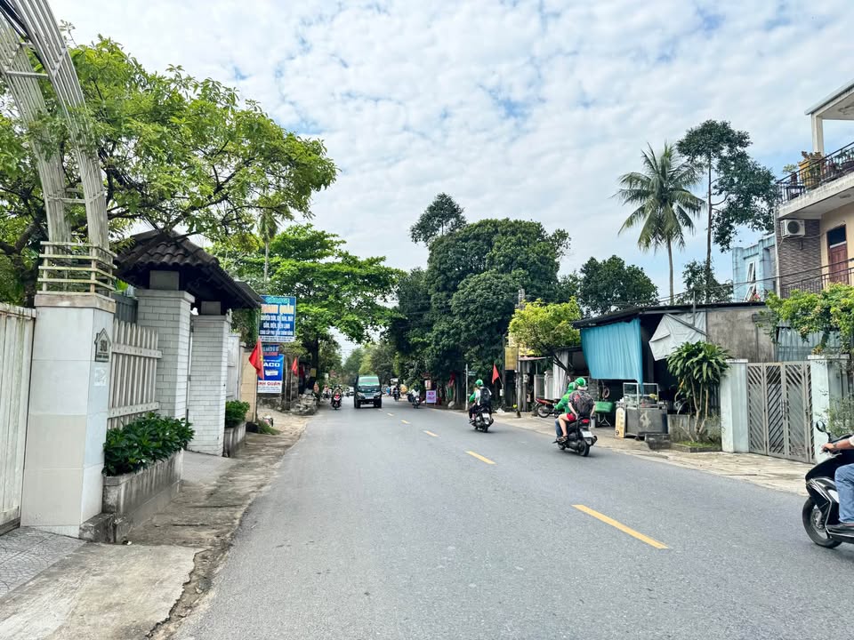 Nhà Mặt Tiền Minh Mạng, Huế: Kinh Doanh Sầm Uất, 150m², Giá 5.x Tỷ